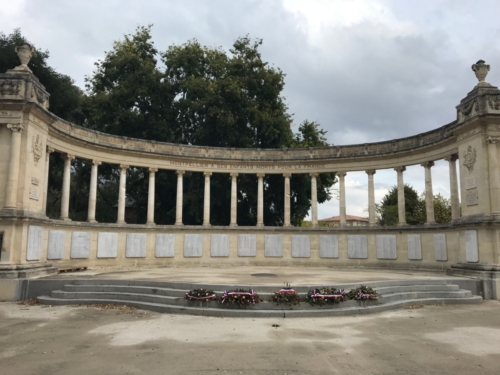 Monument to the war dead Esplinade Charles de Gaulle