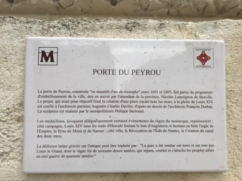 Porte du Peyrou sign