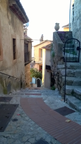 Èze Village - Click for larger image